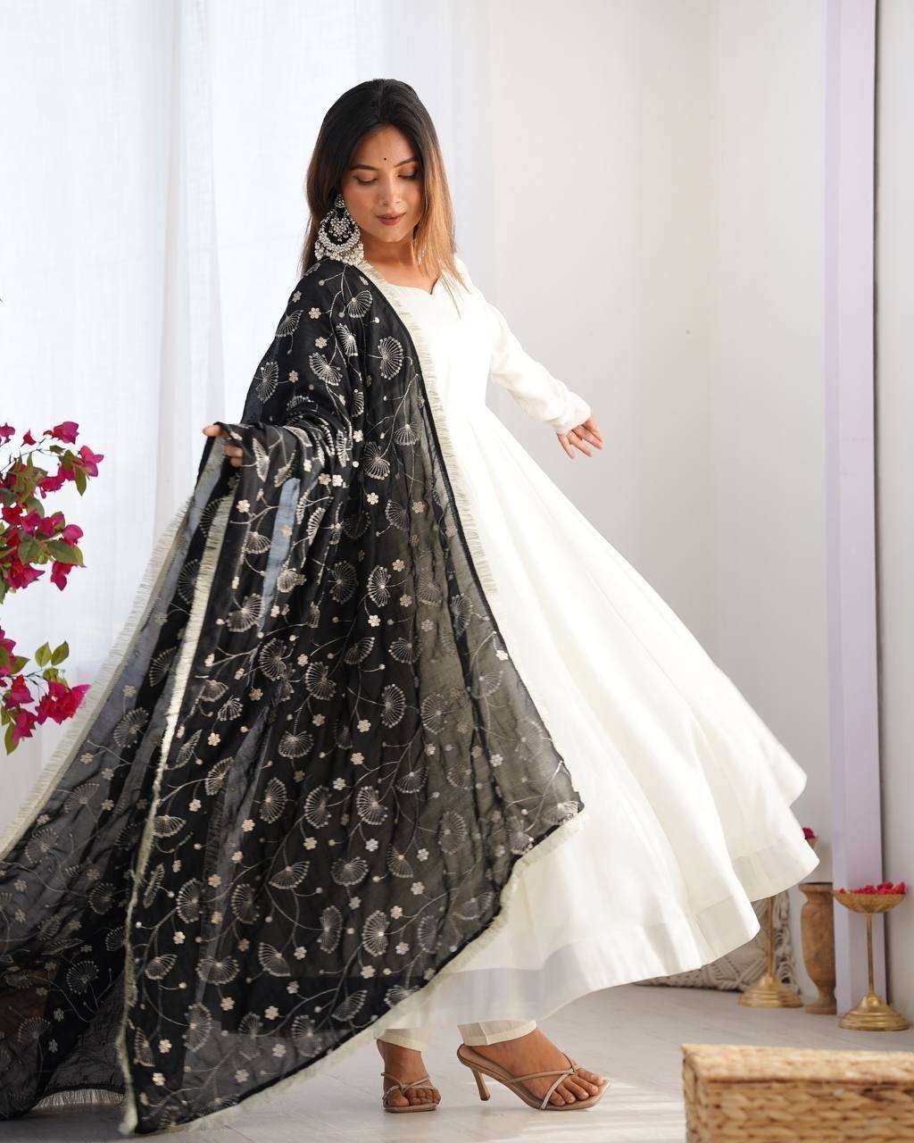 Womens Pure Romansilk Chanderi Plain Anarkali Kurti With Dupatta & Pant Set