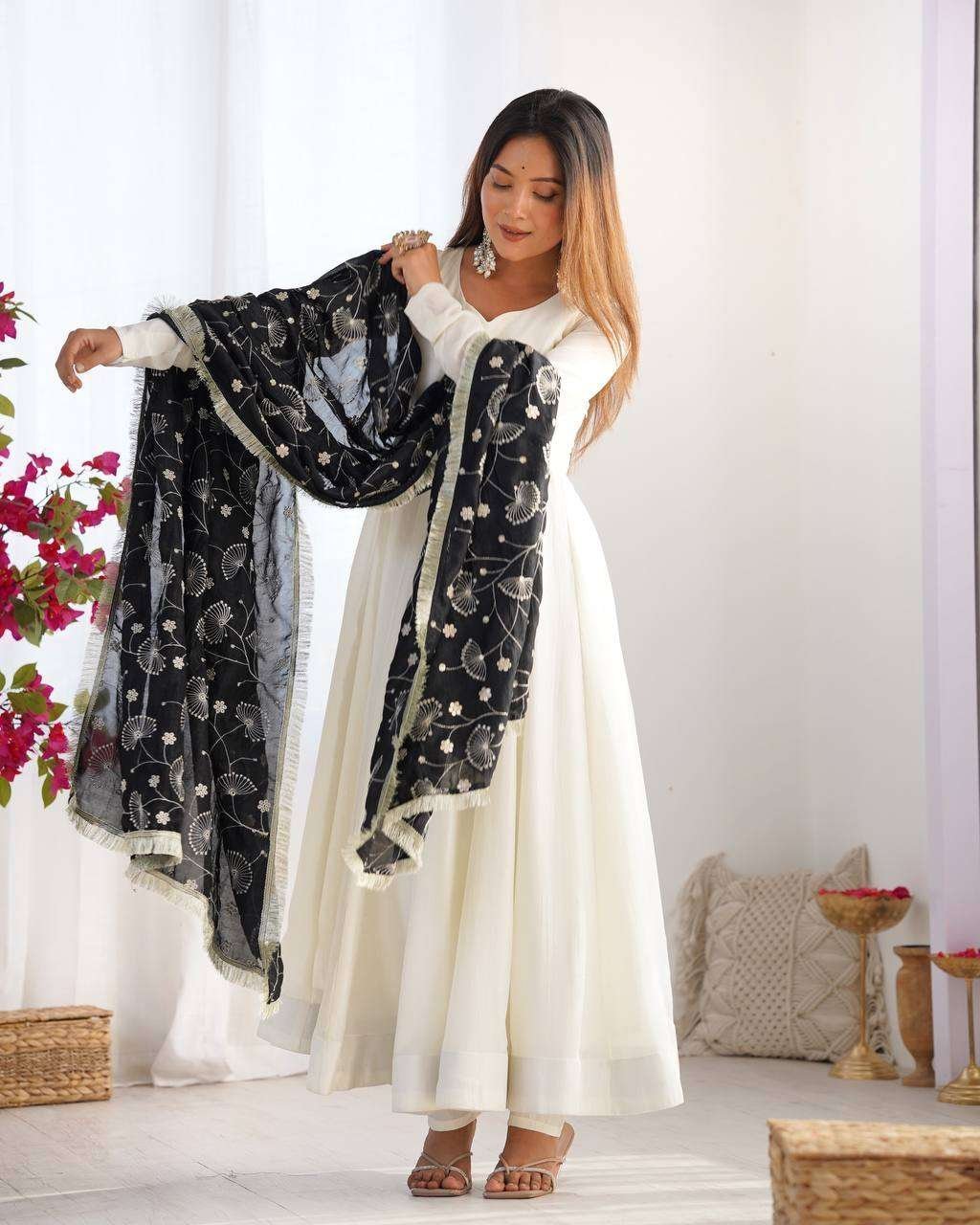 Womens Pure Romansilk Chanderi Plain Anarkali Kurti With Dupatta & Pant Set