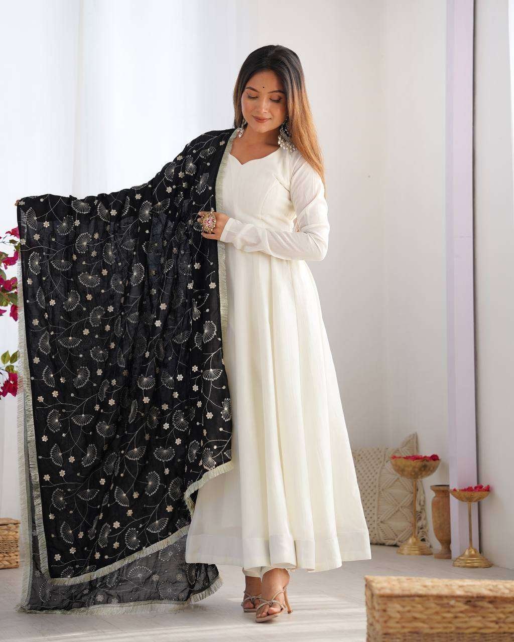 Womens Pure Romansilk Chanderi Plain Anarkali Kurti With Dupatta & Pant Set