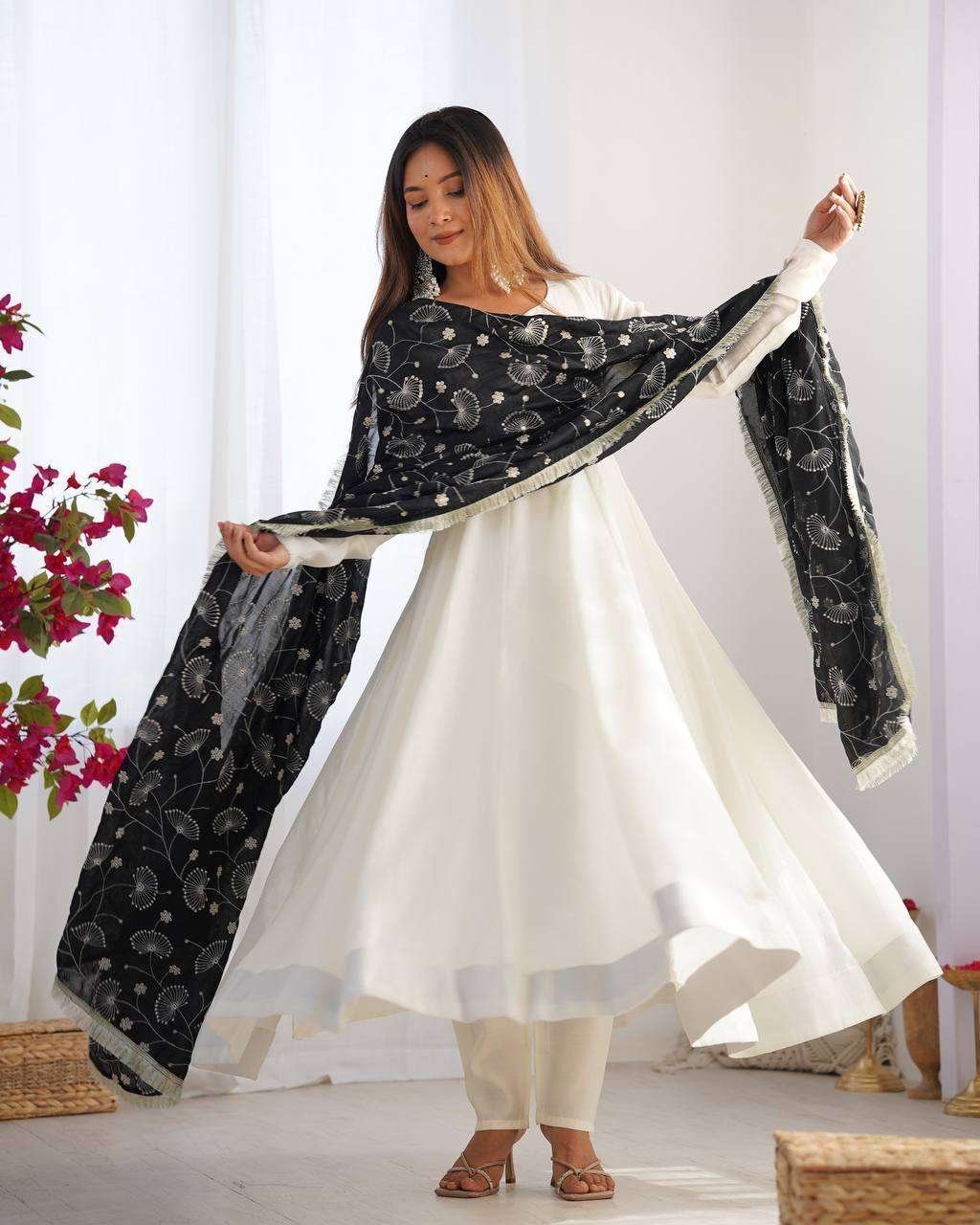 Womens Pure Romansilk Chanderi Plain Anarkali Kurti With Dupatta & Pant Set
