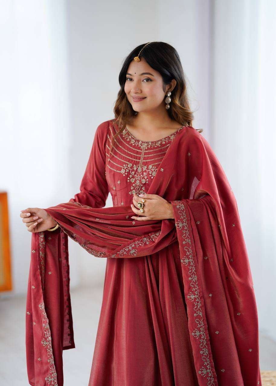 Womens Pure Romansilk Chanderi Embroidered Anarkali Kurti With Dupatta & Pant Set
