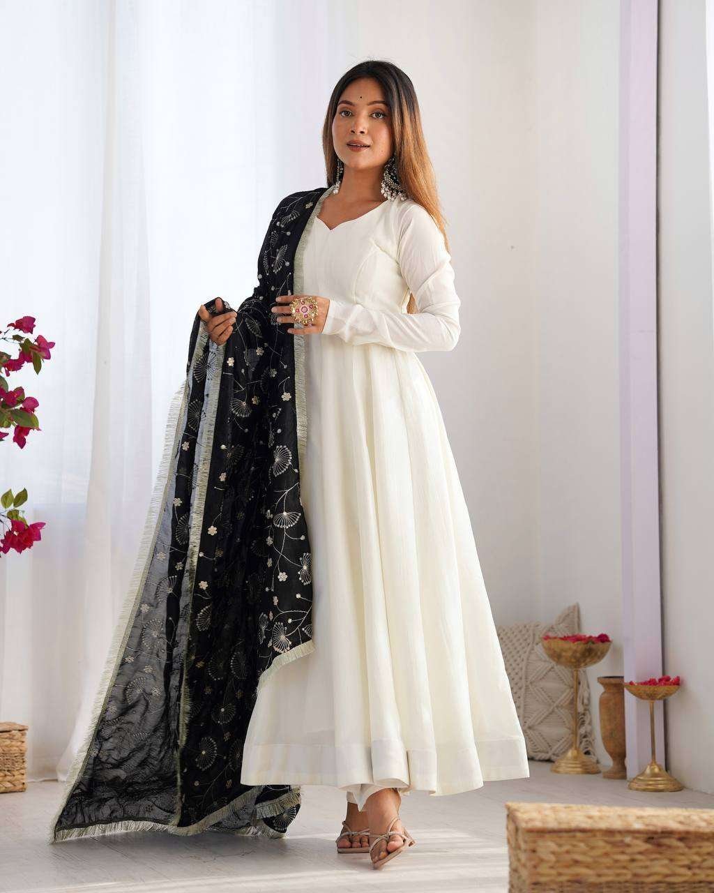 Womens Pure Romansilk Chanderi Plain Anarkali Kurti With Dupatta & Pant Set