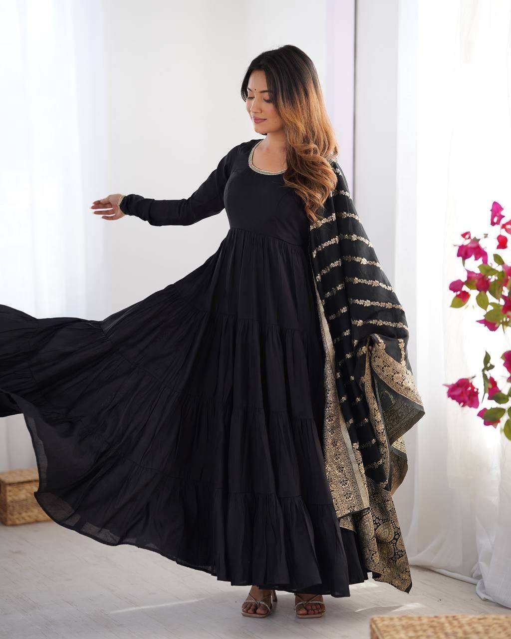 Women’s Solid Anarkali Kurti With Pant And Banarasi Silk Dupatta Set