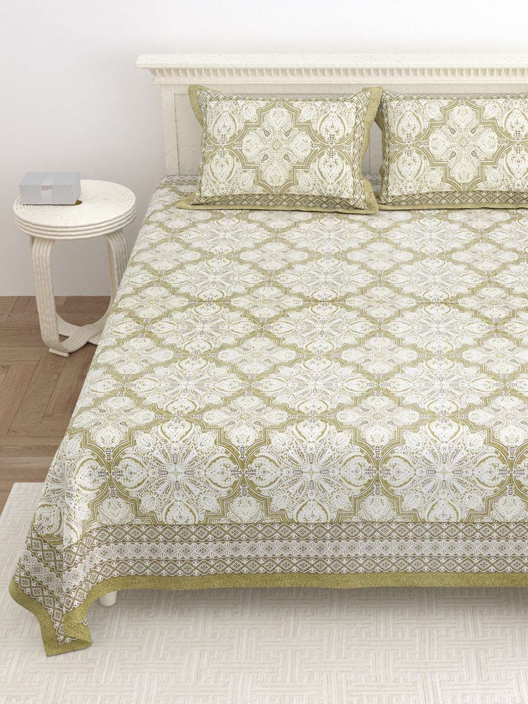 100% Pure Cotton Traditional  Printed Bedsheet for Double Bed King Size Bedsheet with 2 Pillow Covers