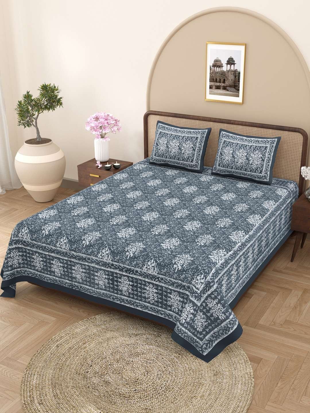 100% Pure Cotton Traditional  Printed Bedsheet for Double Bed King Size Bedsheet with 2 Pillow Covers