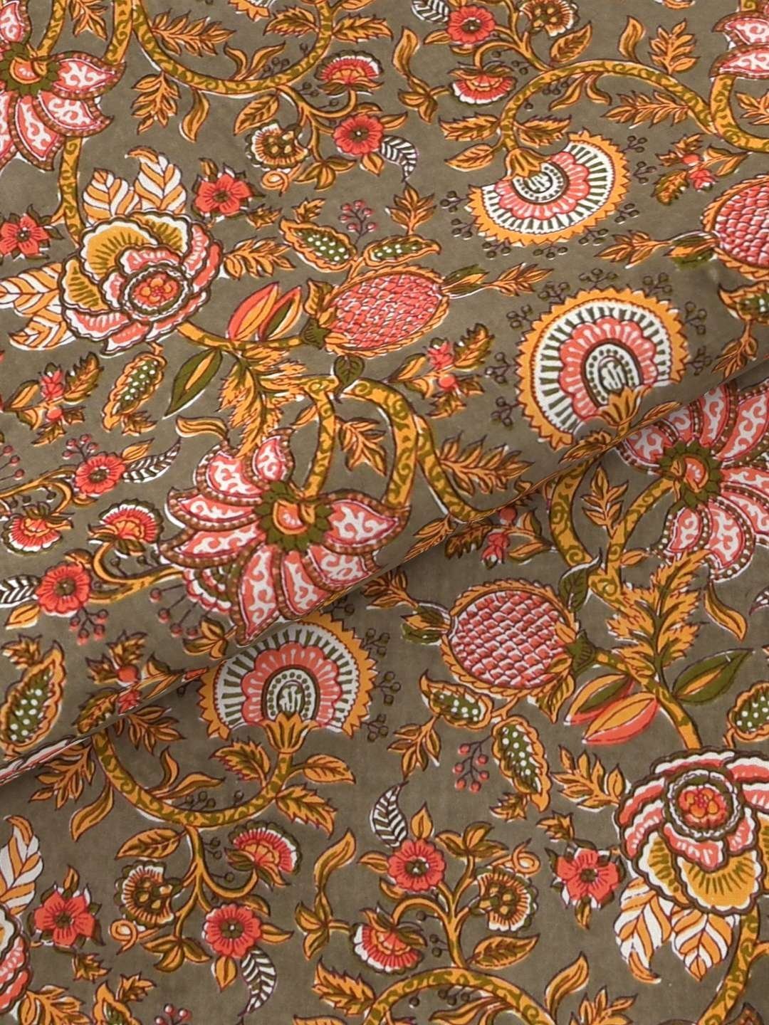 100% Pure Cotton Traditional  Printed Bedsheet for Double Bed King Size Bedsheet with 2 Pillow Covers