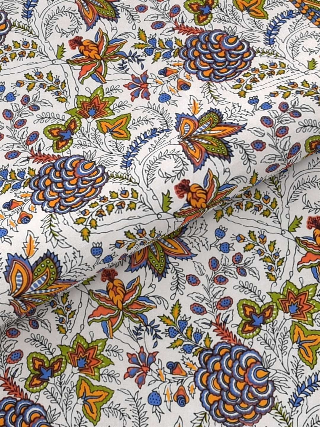 100% Pure Cotton Traditional  Printed Bedsheet for Double Bed King Size Bedsheet with 2 Pillow Covers