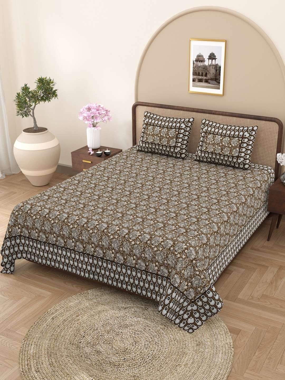 100% Pure Cotton Traditional  Printed Bedsheet for Double Bed King Size Bedsheet with 2 Pillow Covers