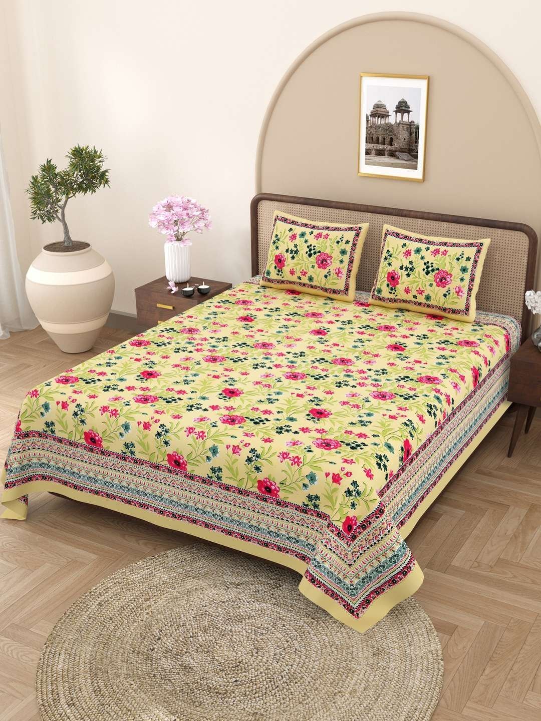 100% Pure Cotton Traditional  Printed Bedsheet for Double Bed King Size Bedsheet with 2 Pillow Covers