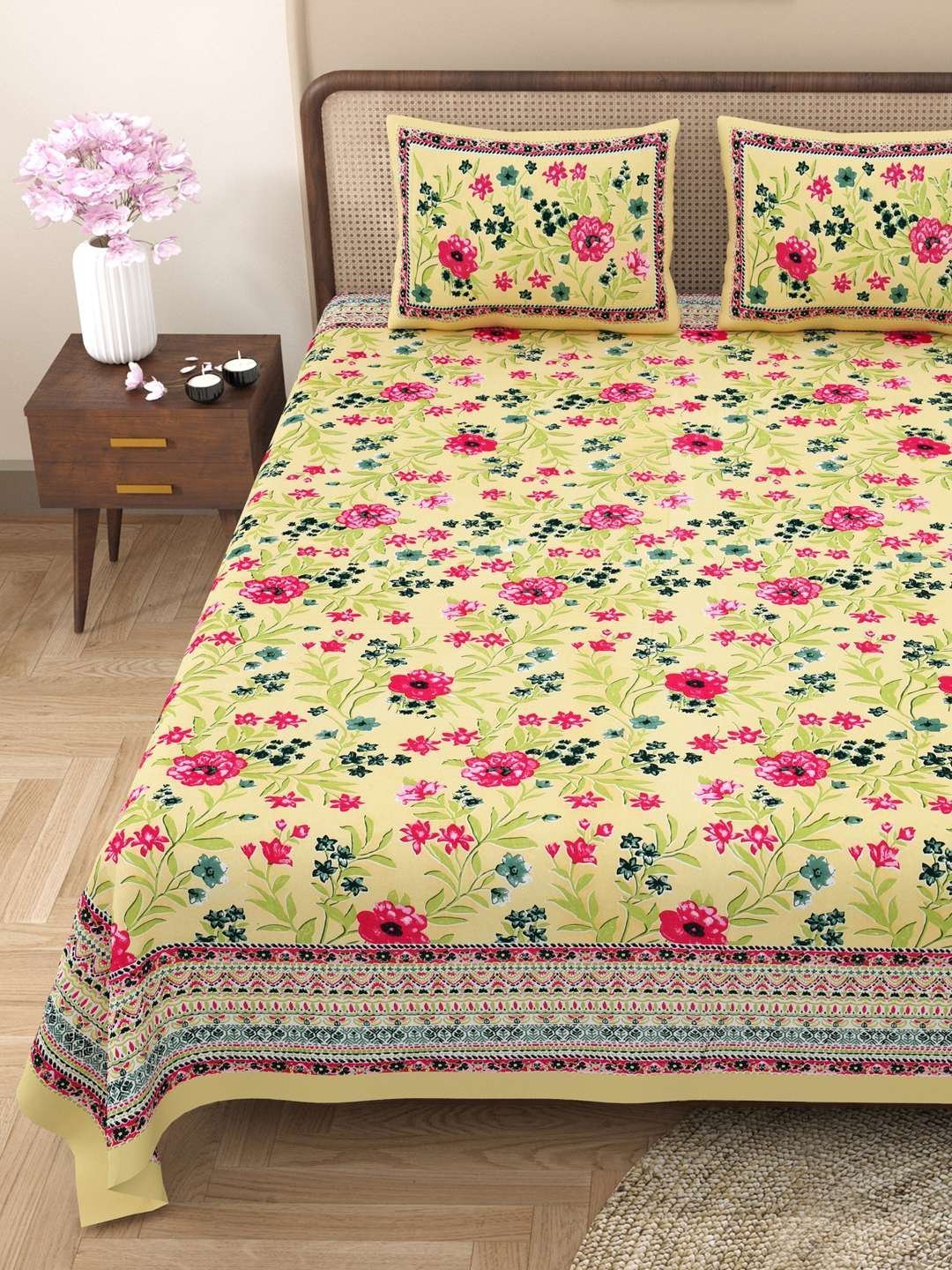 100% Pure Cotton Traditional  Printed Bedsheet for Double Bed King Size Bedsheet with 2 Pillow Covers