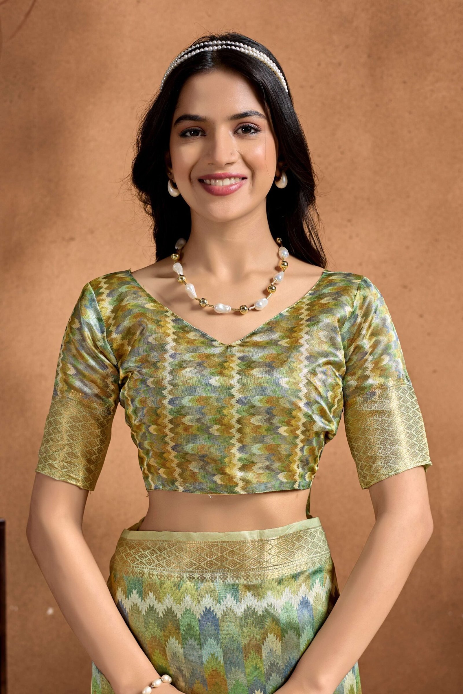 Elegant Soft Silk Saree with Traditional Geometric & Floral Weaving