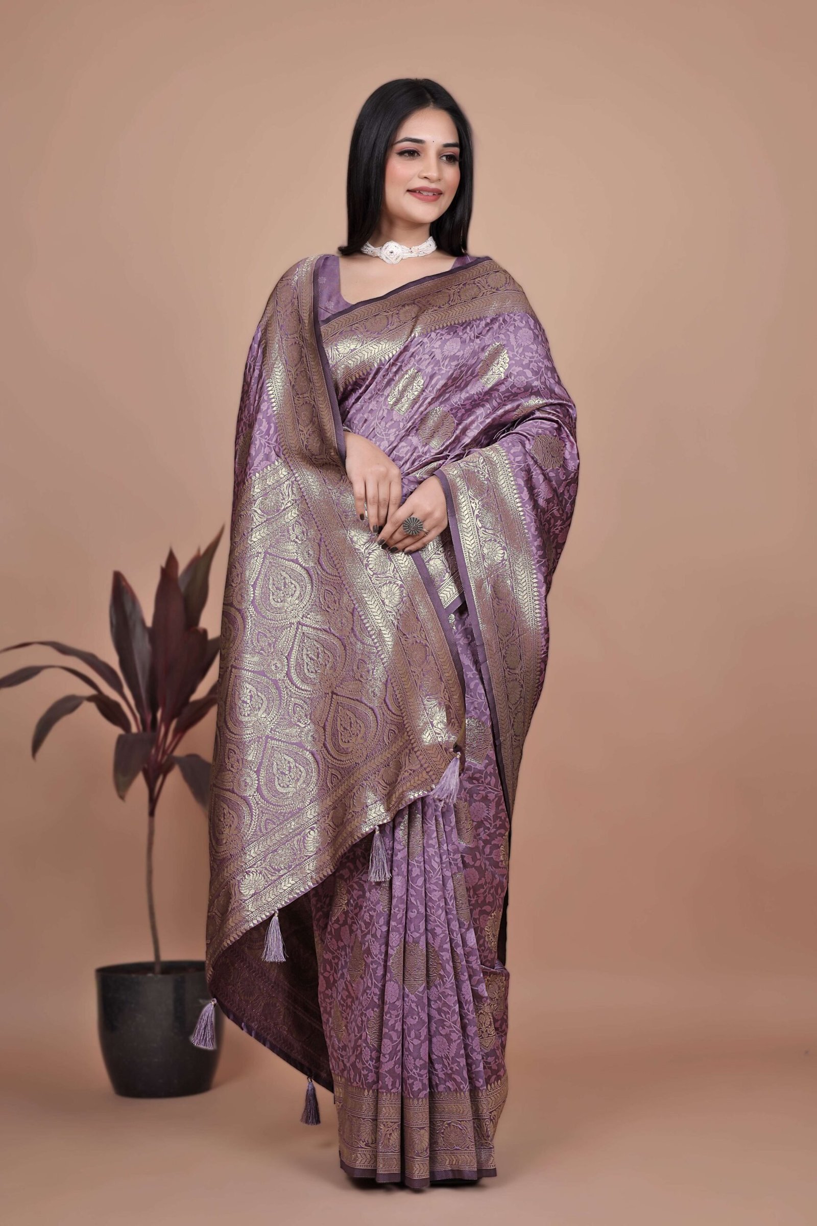 Lavender Banarasi Silk Saree with Gold Zari Butti | Majestic Pallu & Ornate Border | Wedding, Festival & Traditional Wear