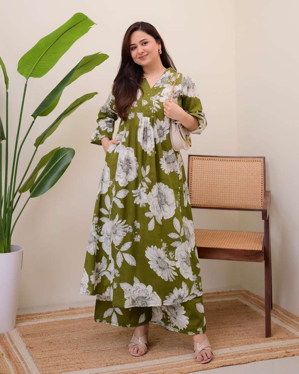 Women’s Cotton Floral Printed Straight Kurti With Pant Set