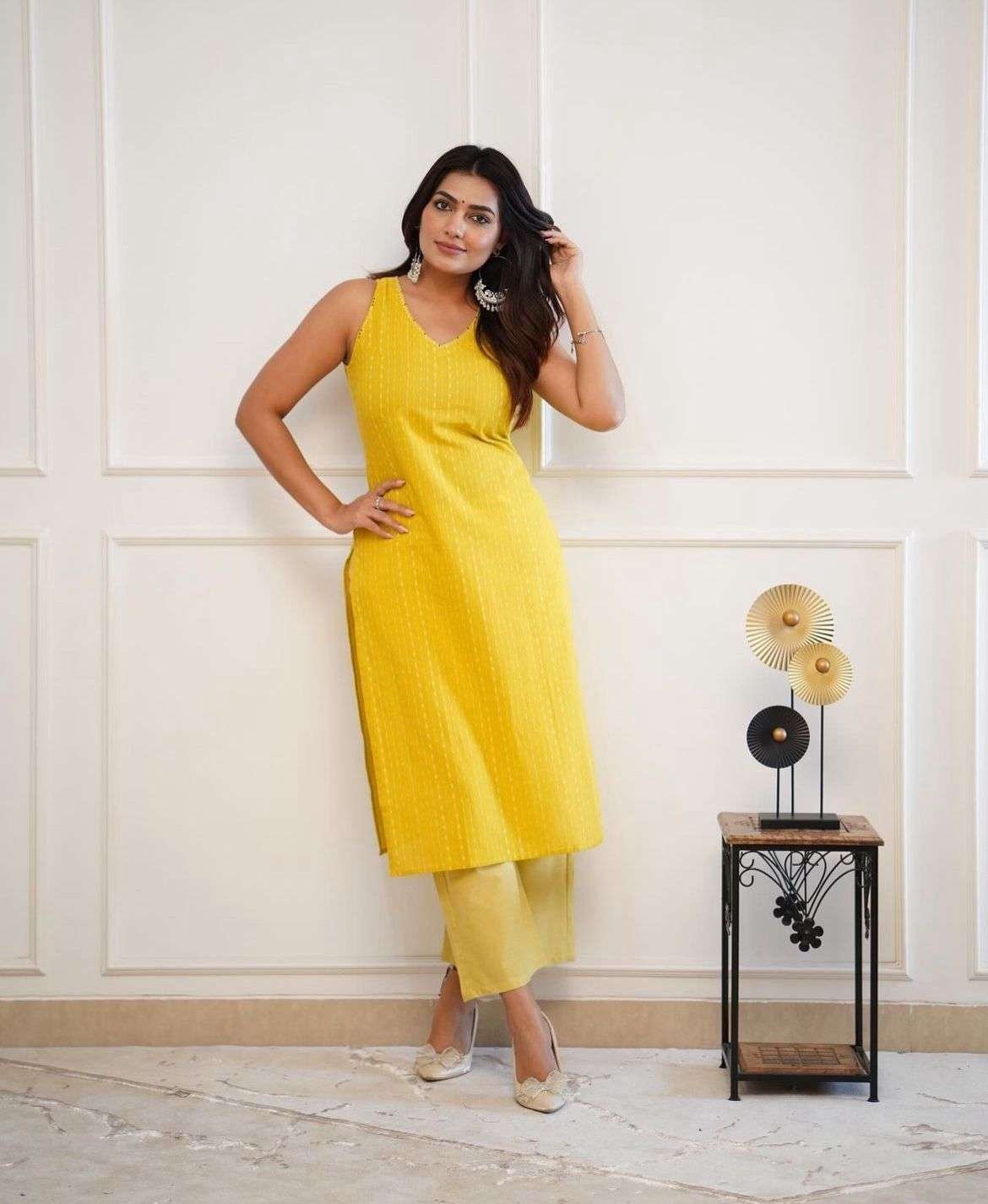 Women’s Cotton Printed Sleeveless Straight Kurti With Pant Set
