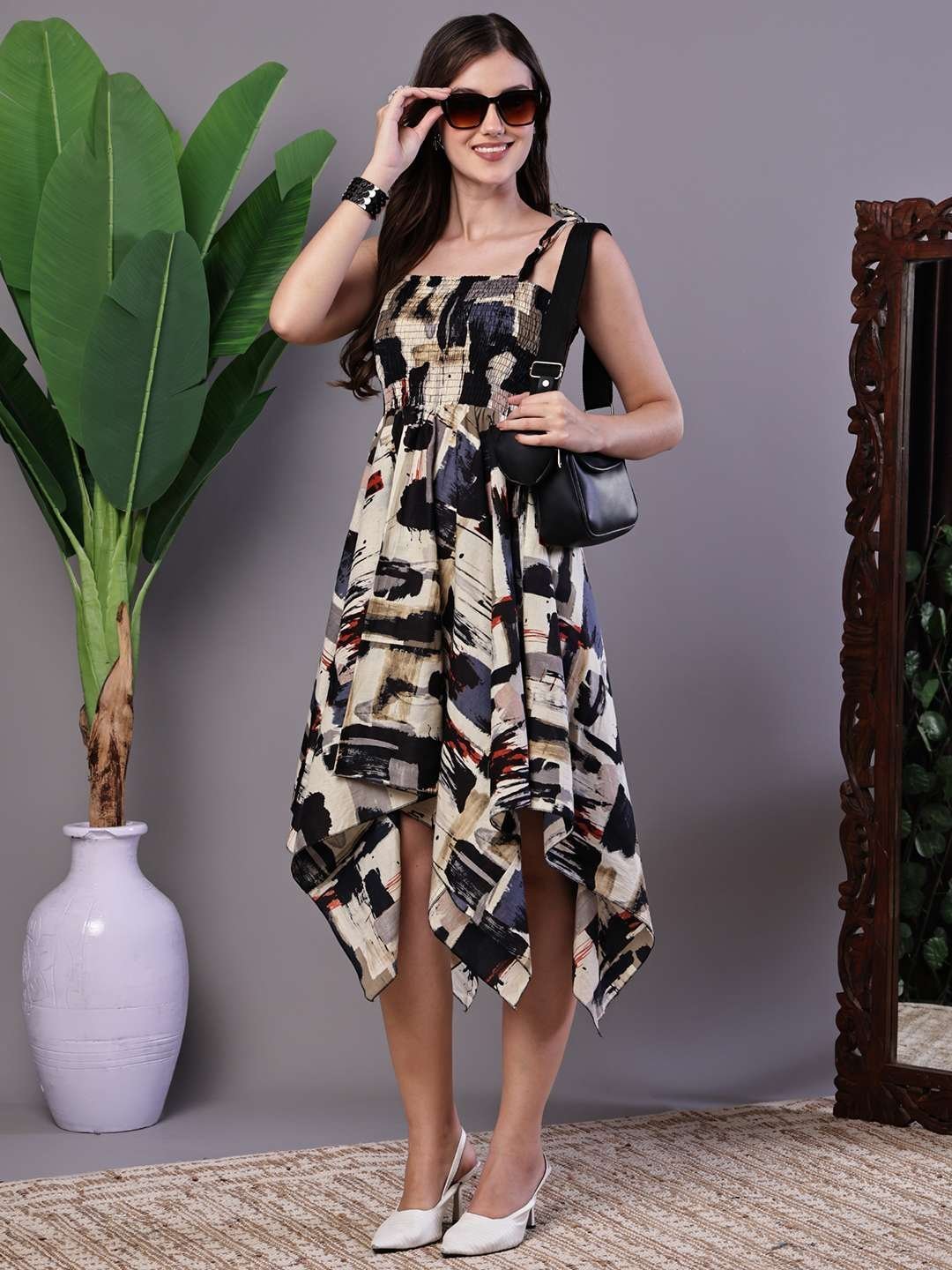 Women’s Abstract Print Smocked Asymmetrical Hem Dress Midi Dresses