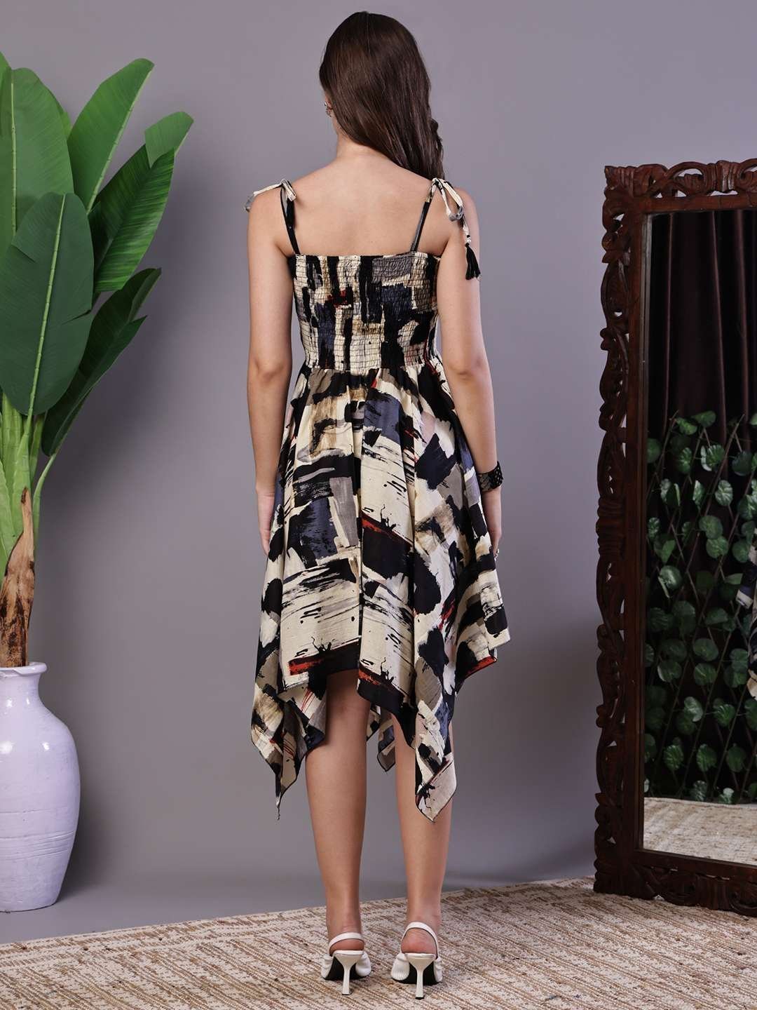 Women’s Abstract Print Smocked Asymmetrical Hem Dress Midi Dresses