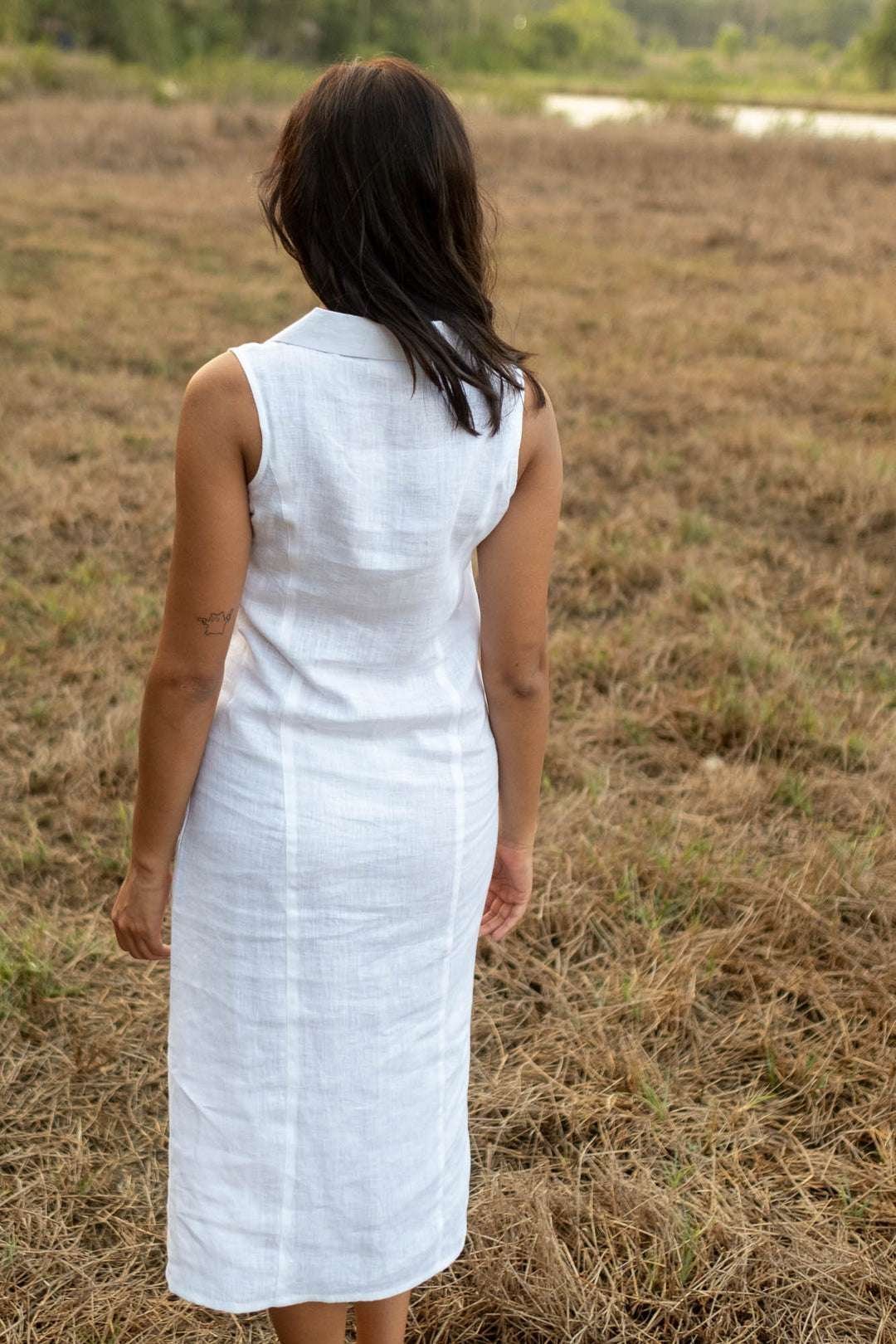 Women’s Cotton Solid Oversized Fit Spread Collar Sleeveless Dresses ( White )
