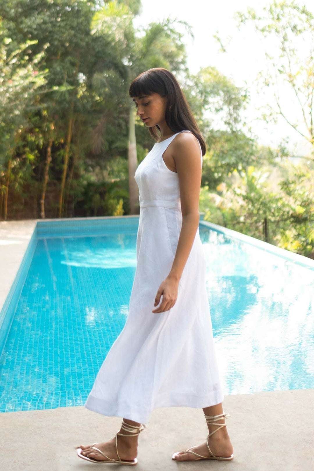 Women’s Cotton Solid Pain Sleeveless Cutaway Midi Dress Midi Dress Stylish Western One Piece Casual Dress  ( White )