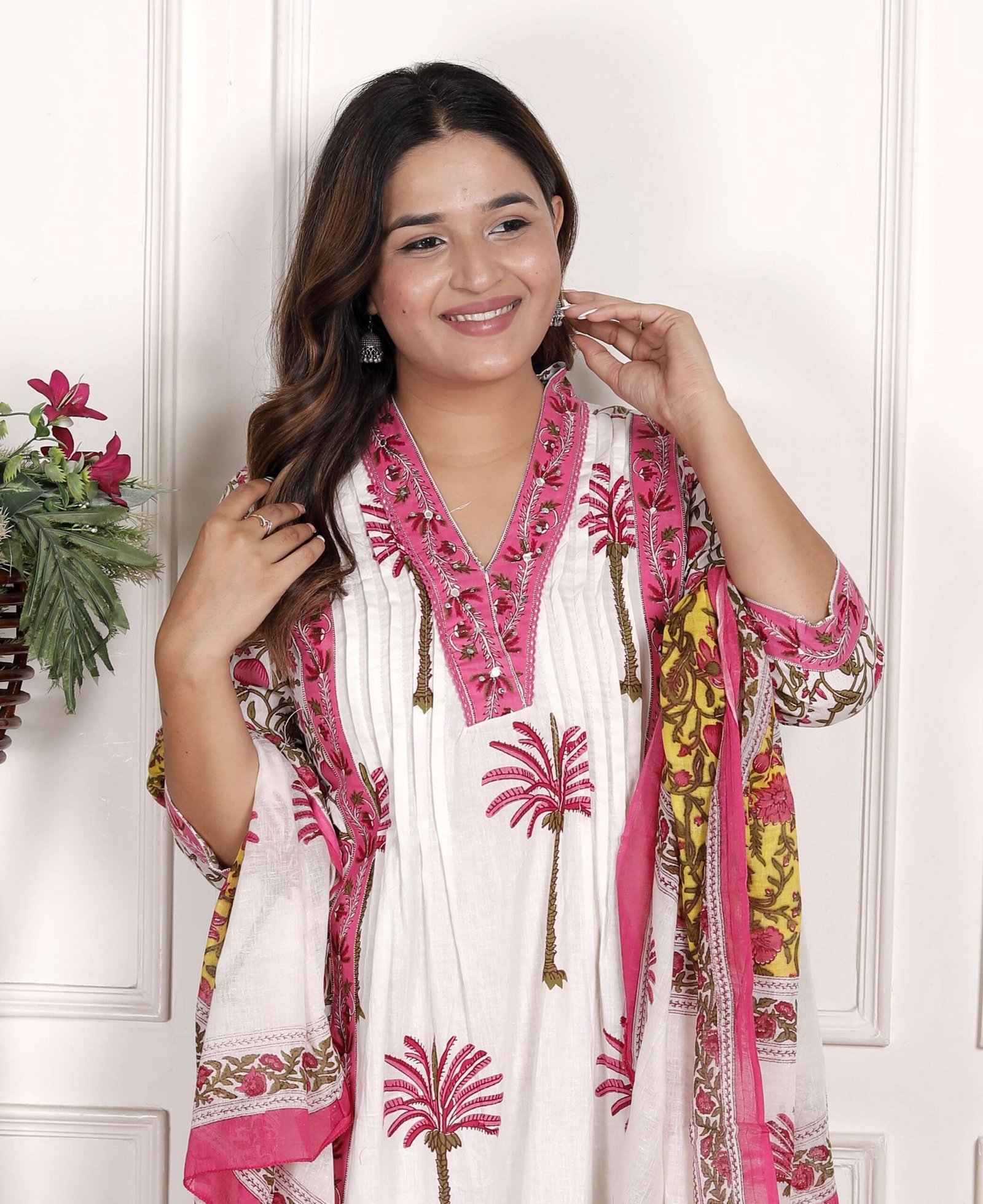 Women’s Cotton Printed Straight Kurti With Pant and Dupatta Set (White Pink)
