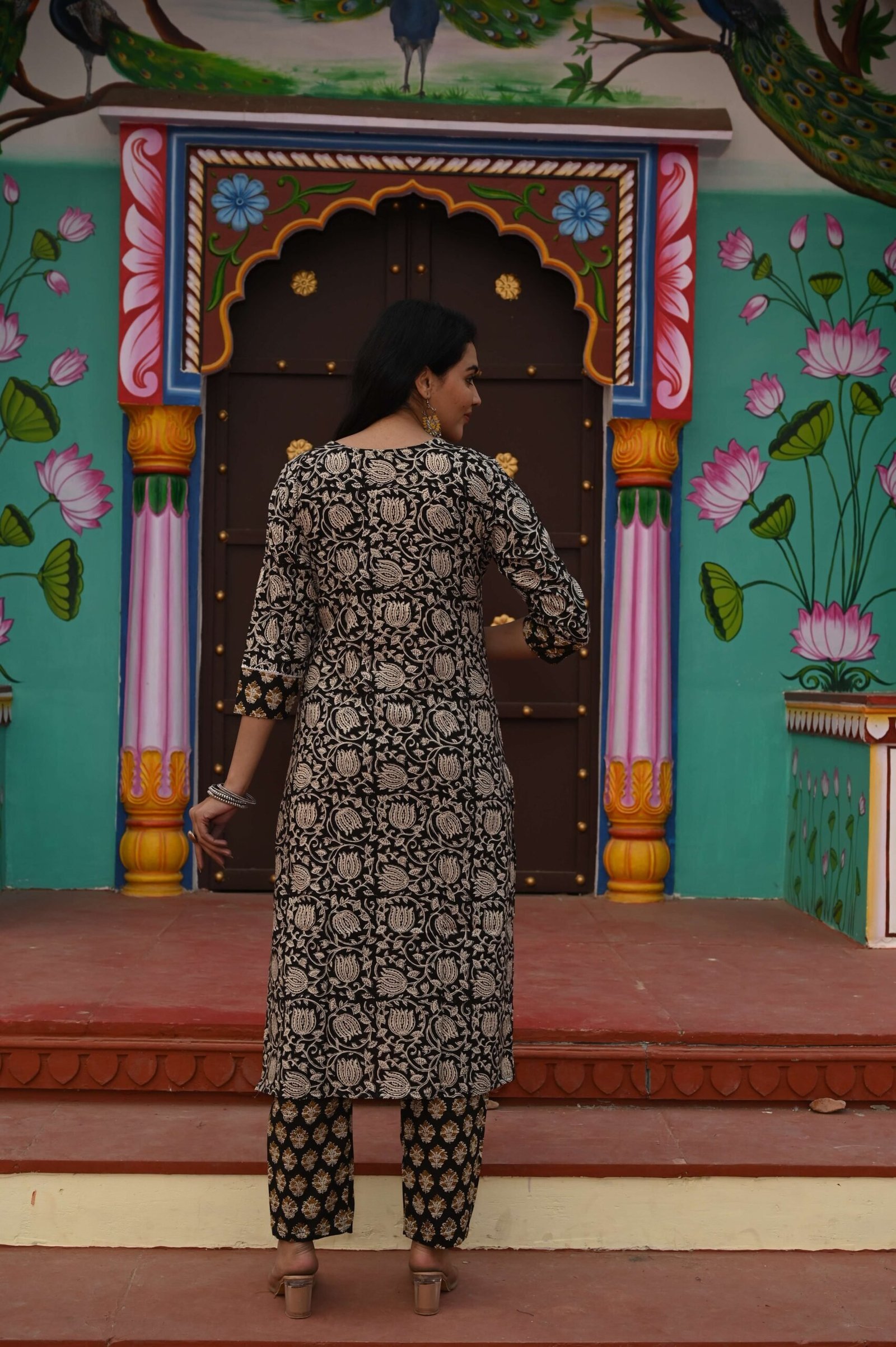 Women?s Black Cotton Kurta Set with Pants