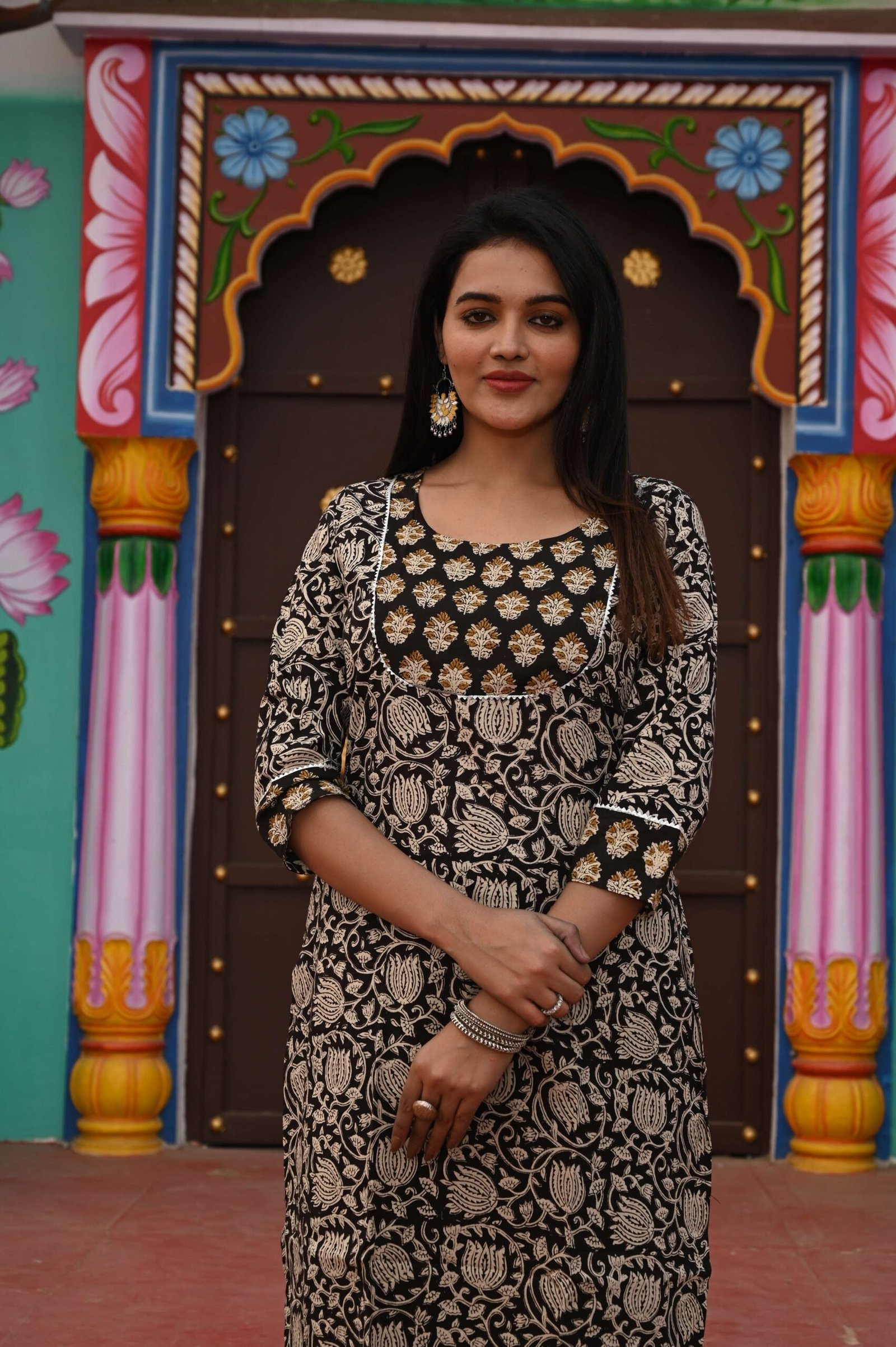 Women?s Black Cotton Kurta Set with Pants