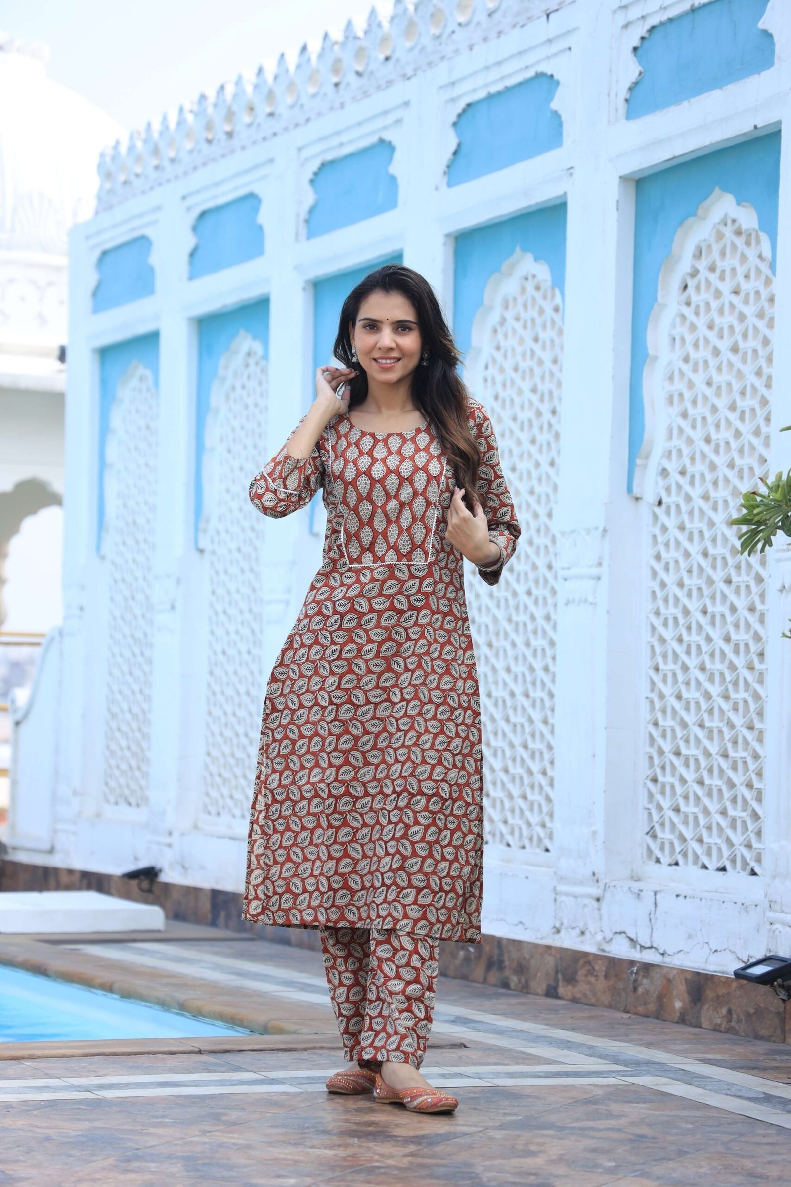 Women?s Brown Cotton Printed Kurta Set with Leaf Motifs ? Elegant Daily Wear Outfit