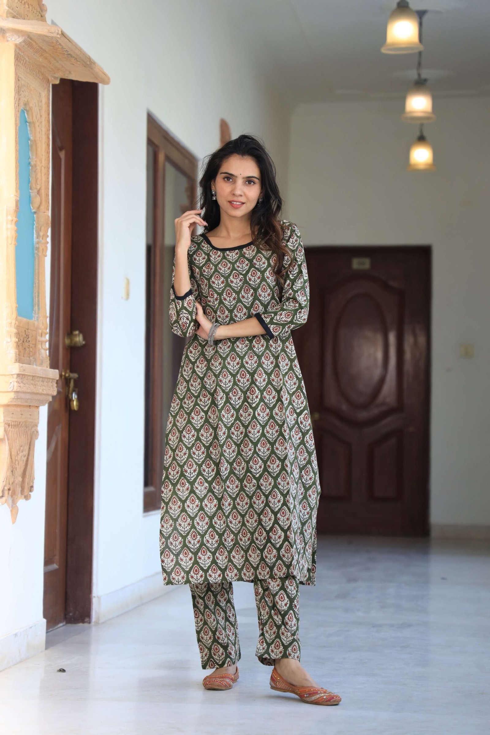 Women?s Green Cotton Kurta Set with Pants