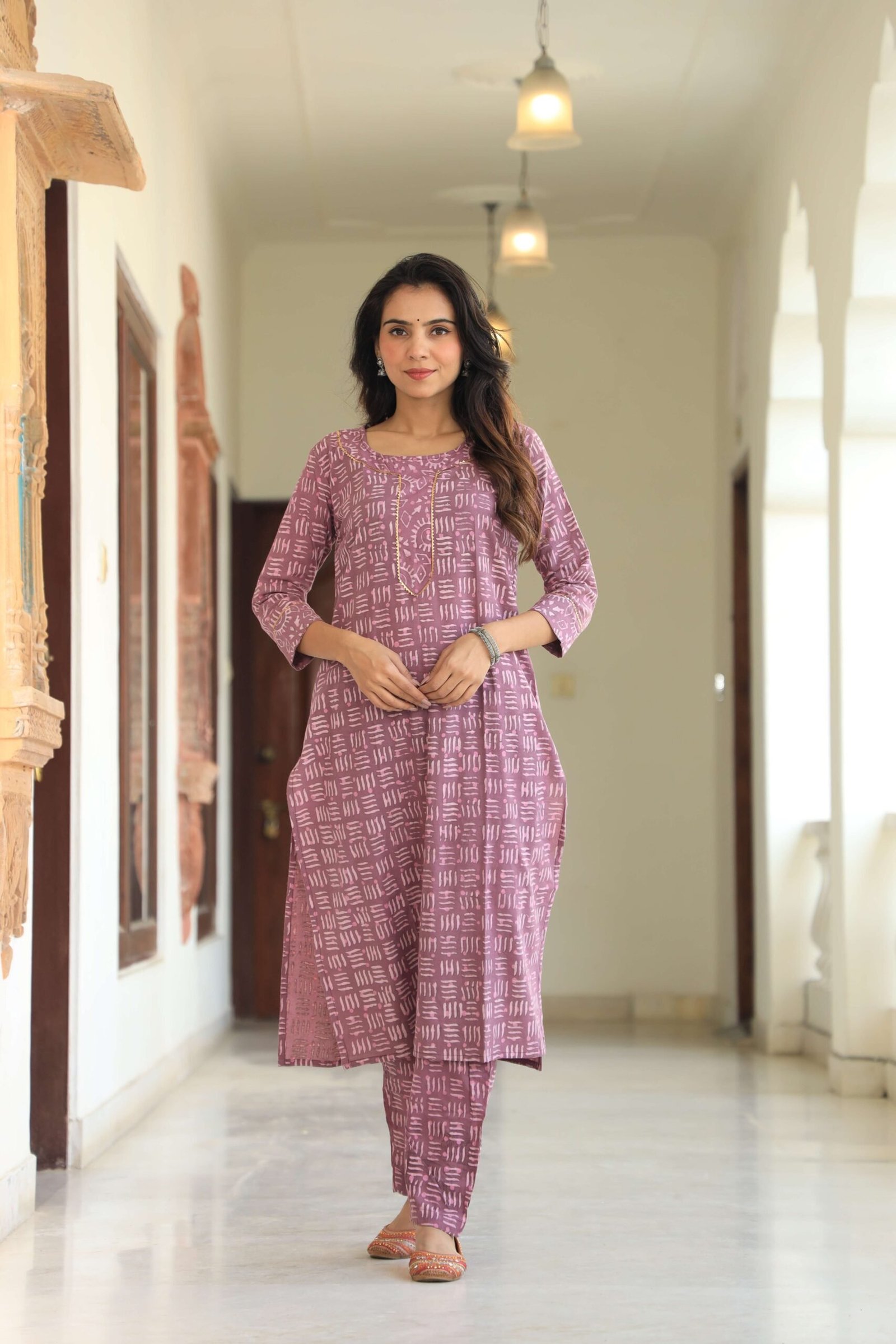 Women?s Mauve Cotton Printed Kurta Set with Pants ? Stylish Everyday Ethnic Wear