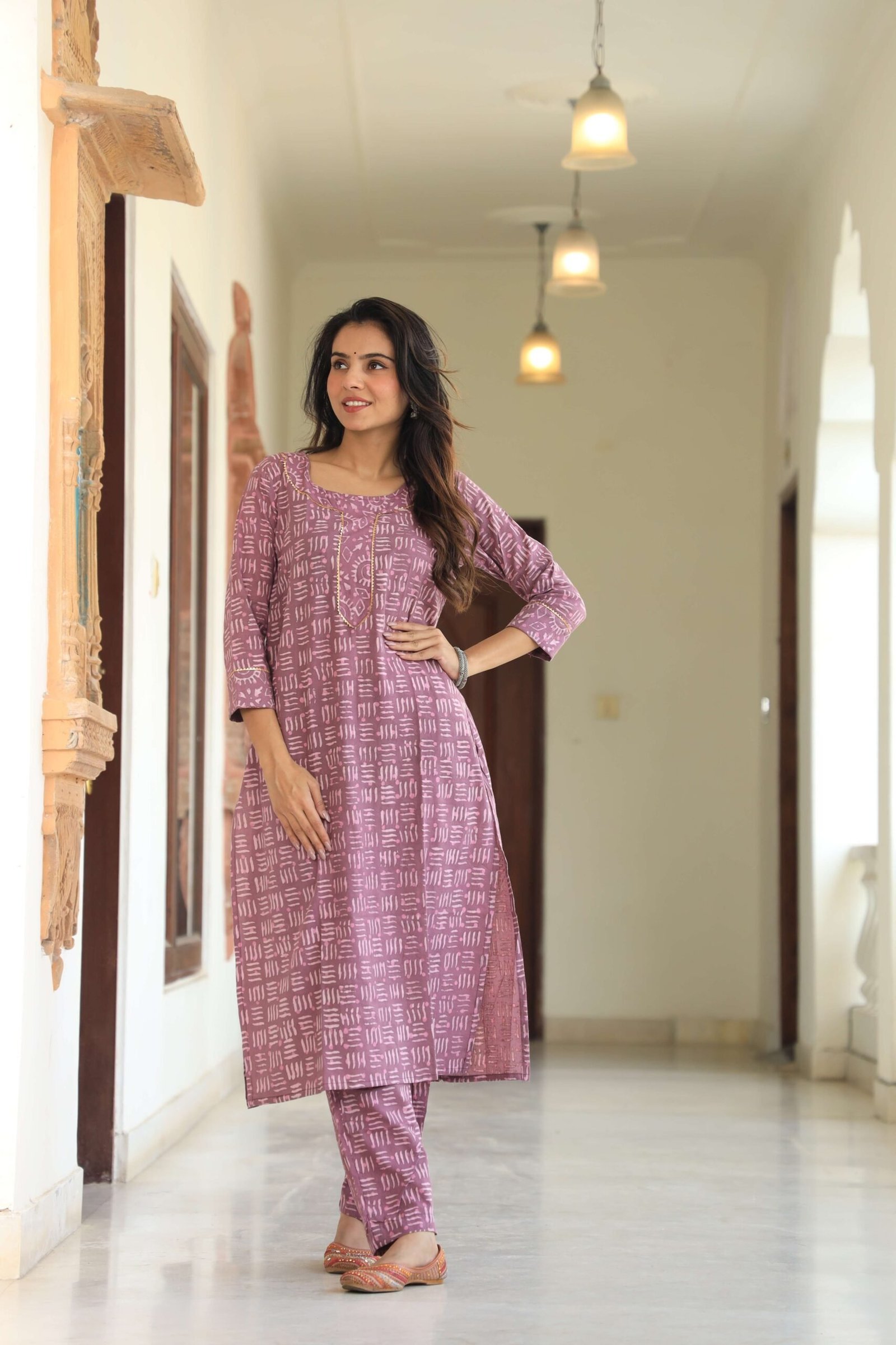 Women?s Mauve Cotton Printed Kurta Set with Pants ? Stylish Everyday Ethnic Wear
