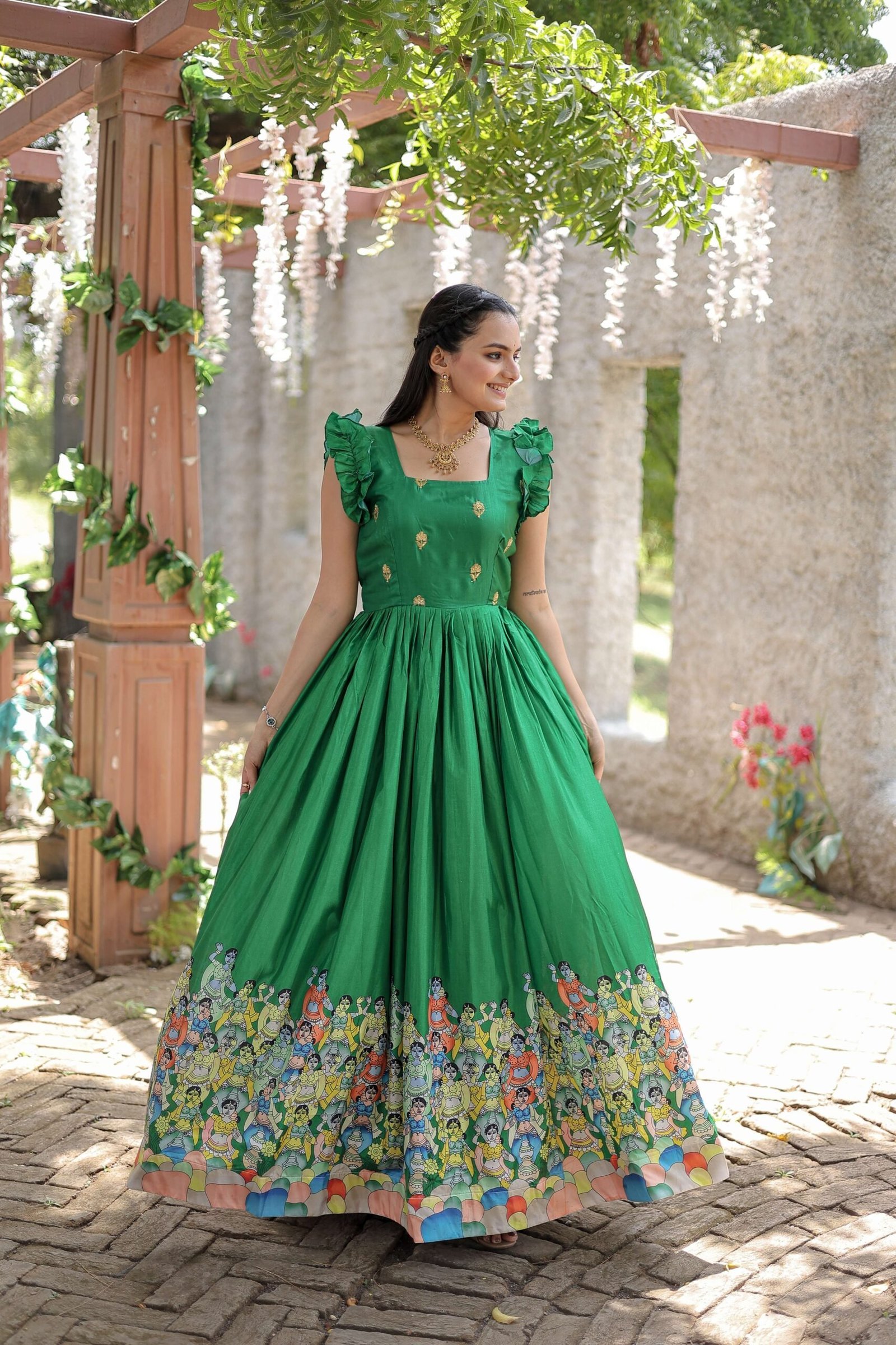 Green Designer Dola Silk Printed Gown ? Sleeveless Fancy Square Neck Ready-to-Wear Dress